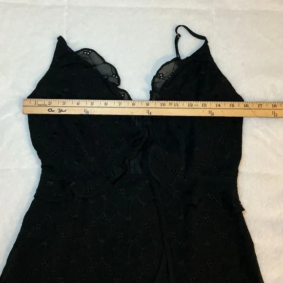 Storia Black Lace Backless Dress - Picture 3 of 7